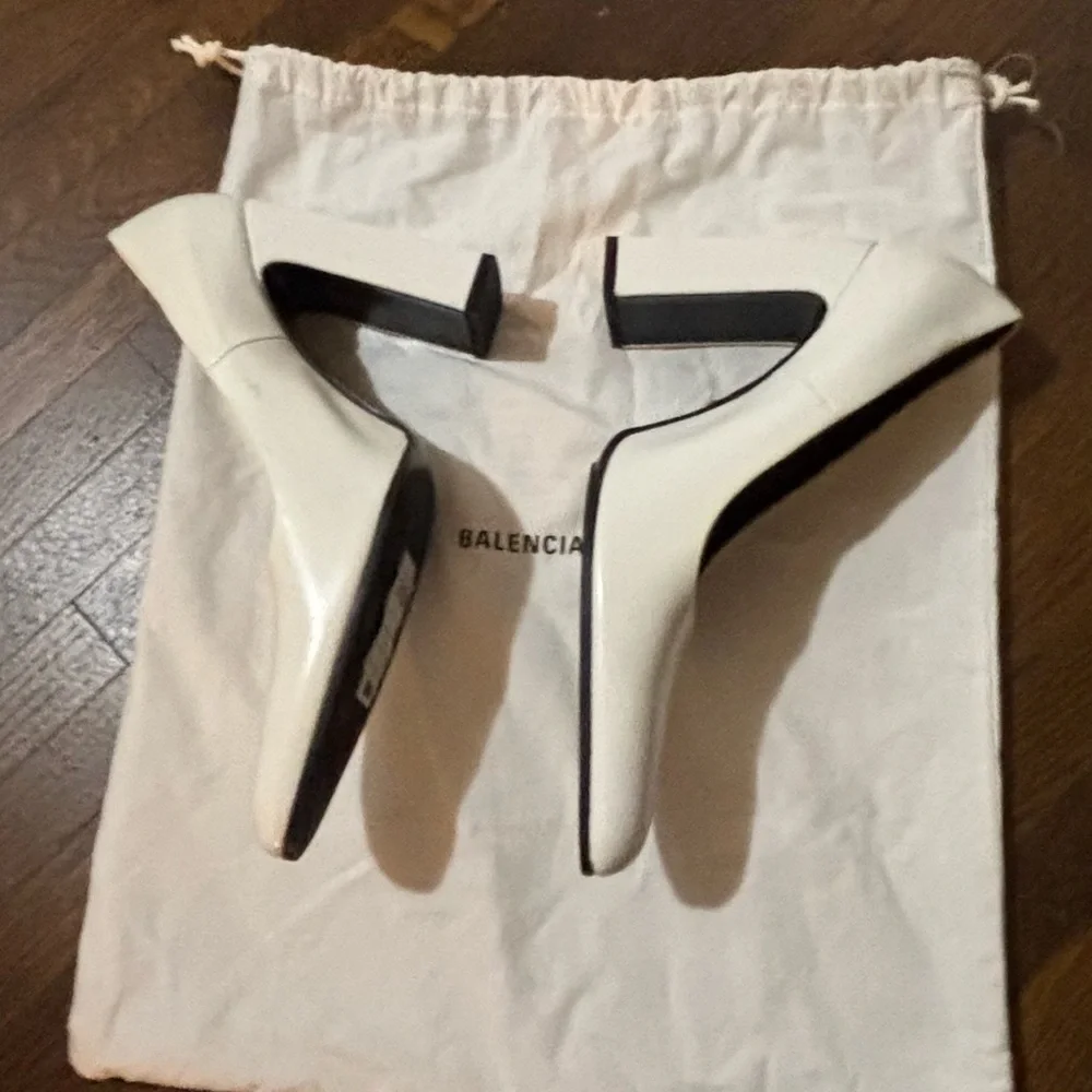 BALENCIAGA White Leather Heels 38.5 - NEW - Picture 2 of 8